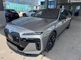 BMW M760 7 M760 e xDrive - graue BMW M760
