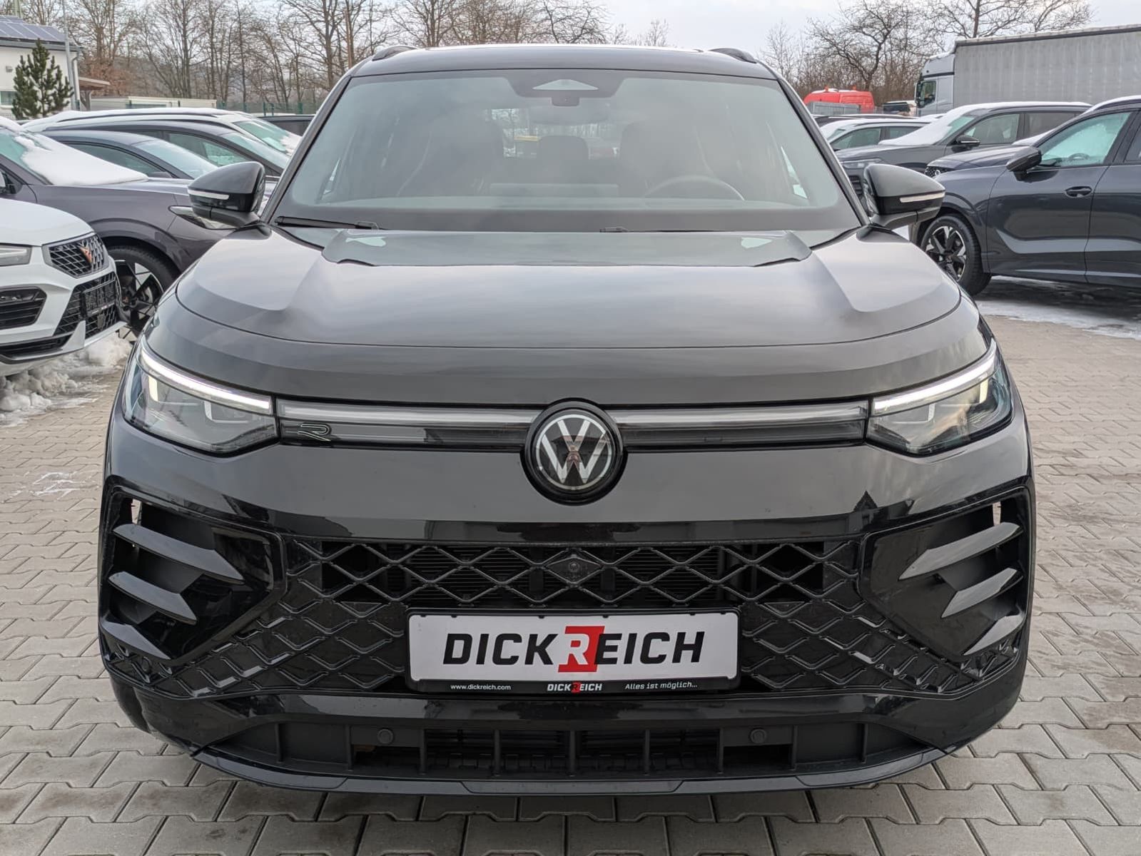 Fahrzeugabbildung Volkswagen Tayron 2.0 TDI 4M R-Line BLACK*7Si*MATRIX*PANO