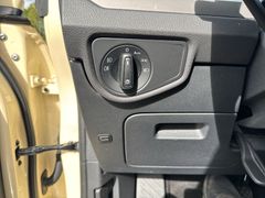 VW Touran 2.0 TDI Trendline DSG Taxi Kindersitz LED VW Touran 2.0 TDI Trendline DSG Taxi Kindersitz LED