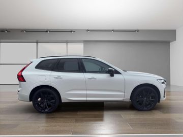 Volvo XC60 B5 AWD Plus Black Edition Facelift
