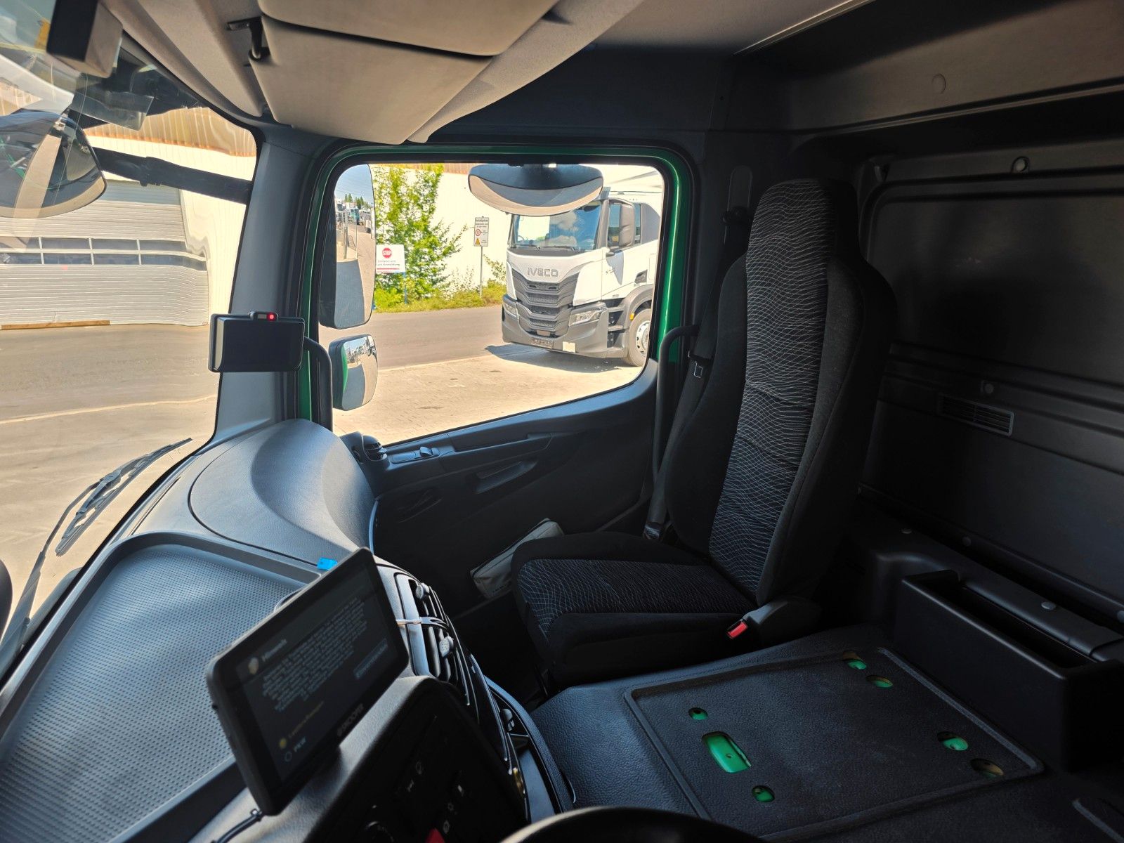 Fahrzeugabbildung Mercedes-Benz Atego 1524 L 4x2 LBW Palfinger 2.000kg Tür Klima