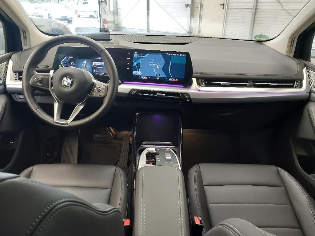 Fahrzeugabbildung BMW 223d xDr Active Tourer Luxury °ACC°HUD°PANO°360°
