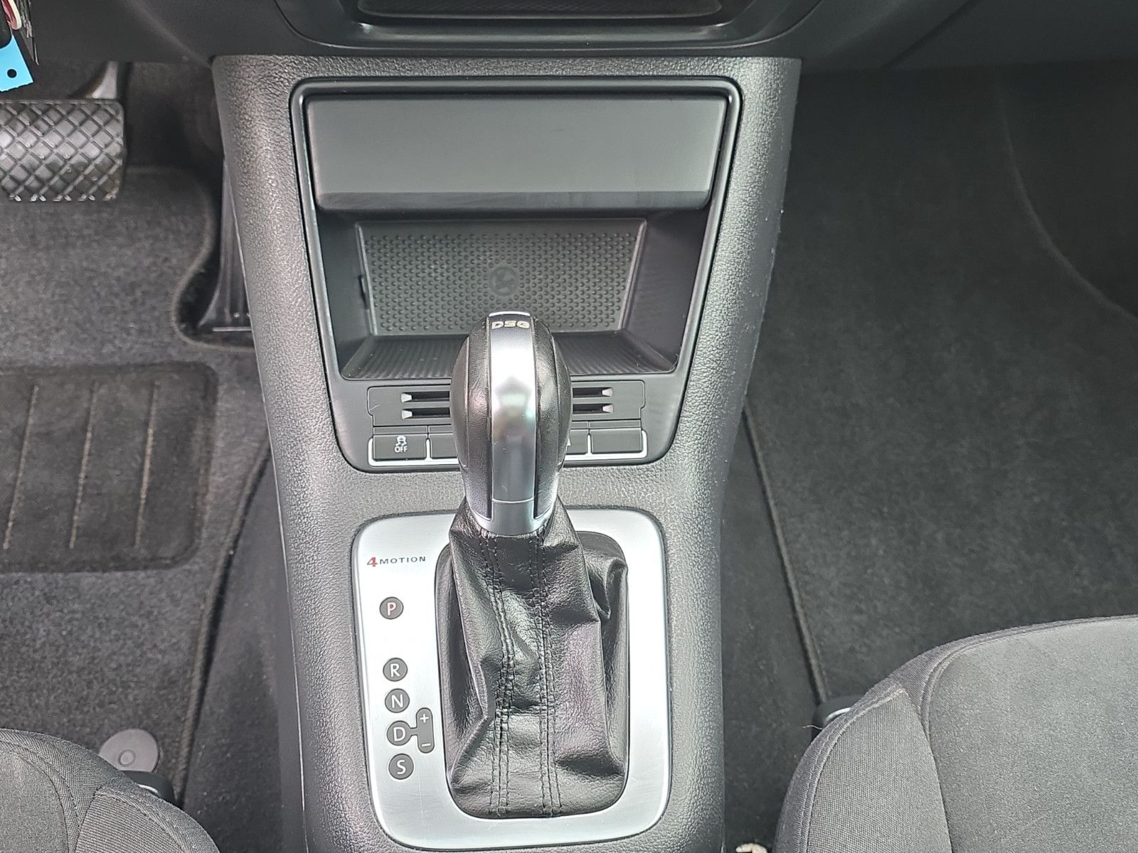 Fahrzeugabbildung Volkswagen Tiguan Sport & Style 4Motion+1.HAND+AUTOMATIK