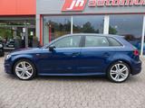 Audi A3 Sportback S line Sportpaket ab 239€ - Audi A3: Blau