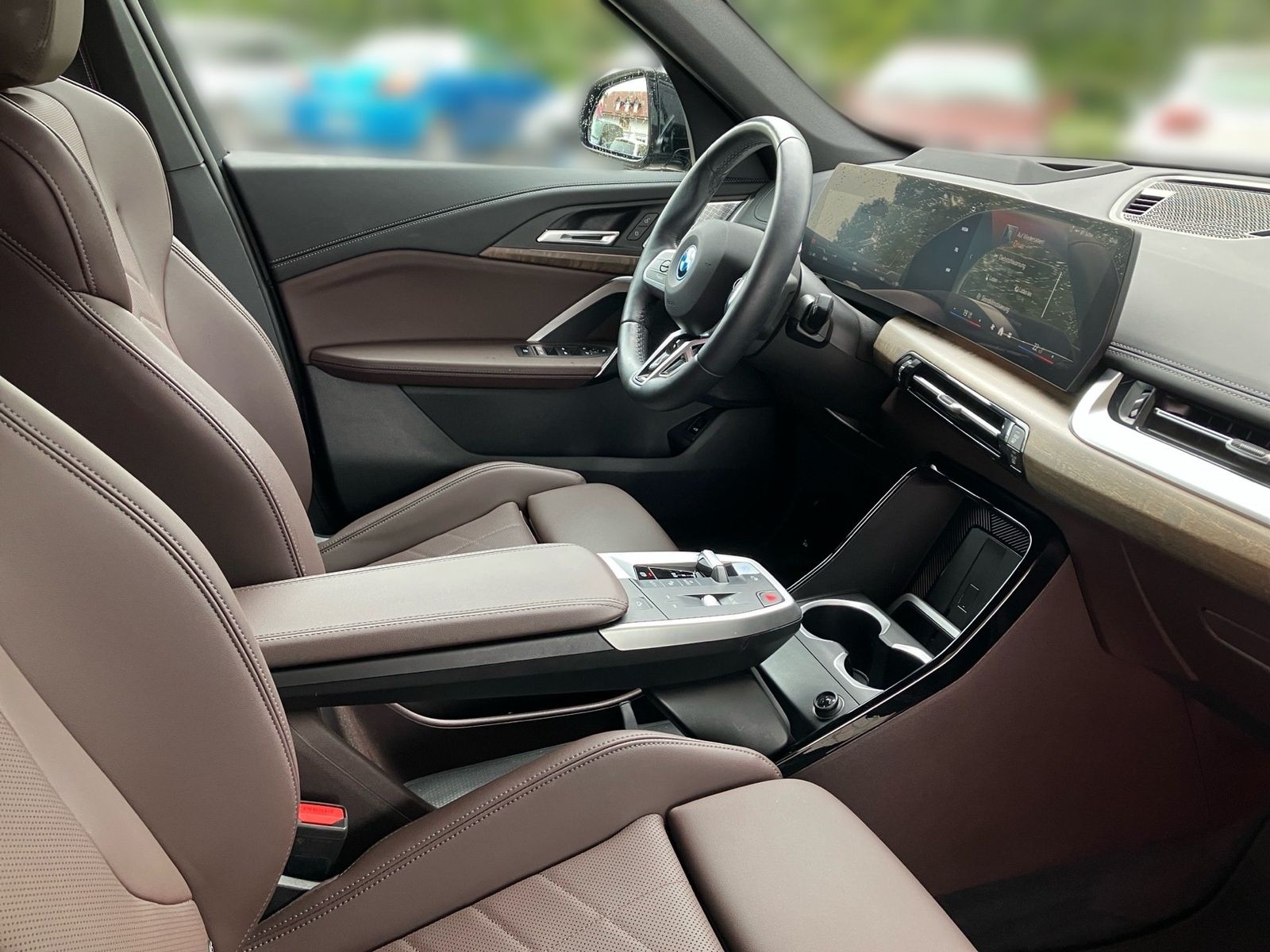 BMW iX1 xDrive30 M Sport Pro HUD Pano DA Prof. H K foto 4