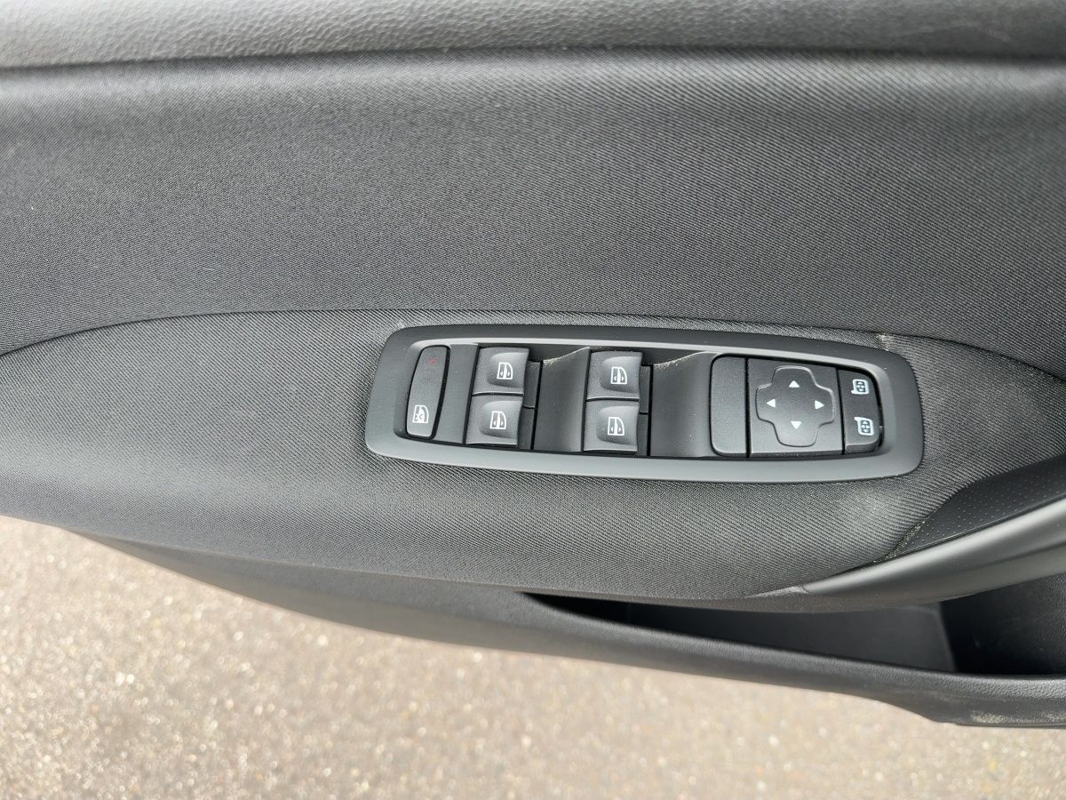 Fahrzeugabbildung Renault Megane Grandtour Zen TCe 115 SHZ LKH LM Navi