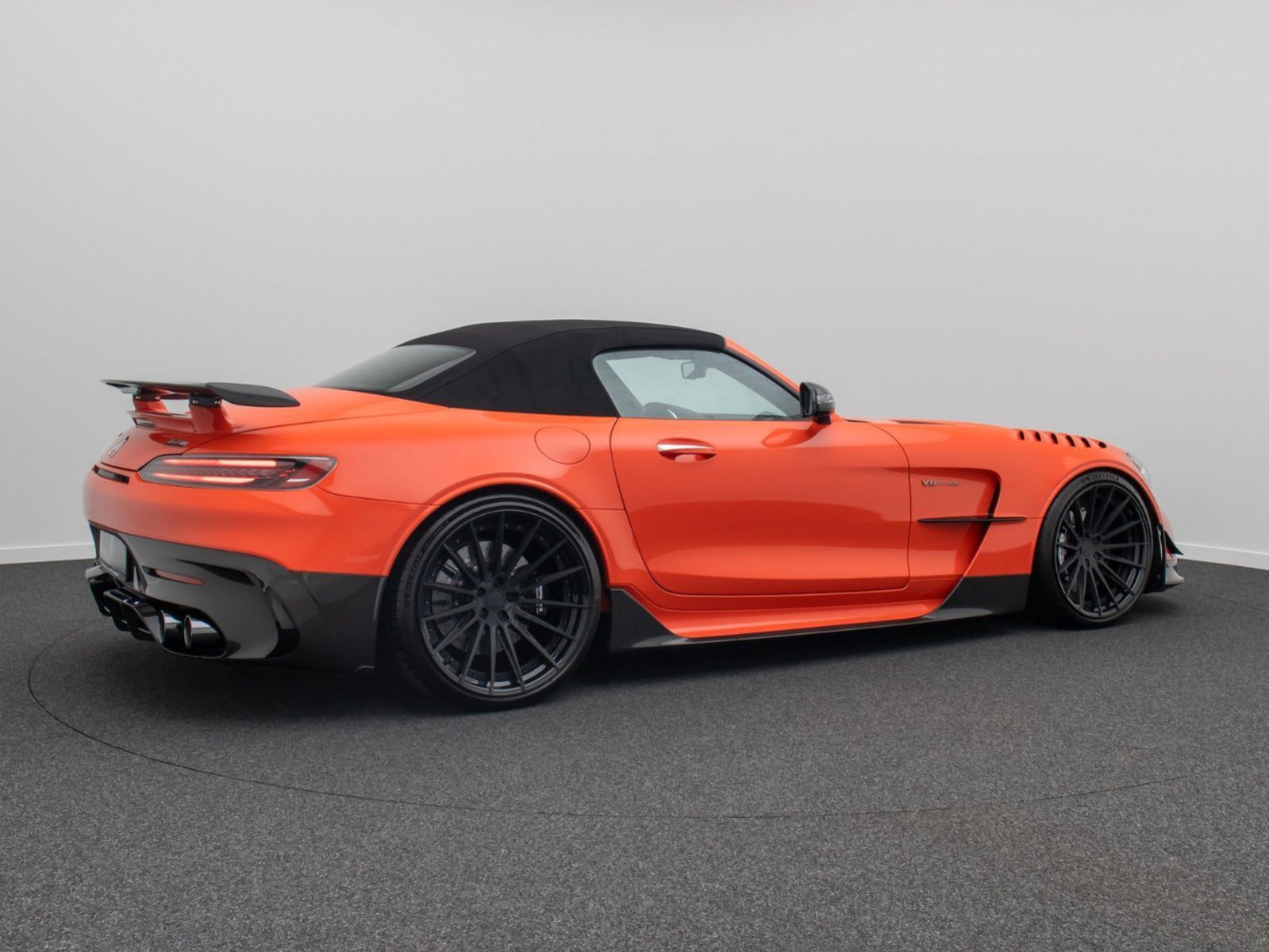 Fahrzeugabbildung Mercedes-Benz AMG GT C AMG GTC 4.0 V8 Black Series 1of1 900PS