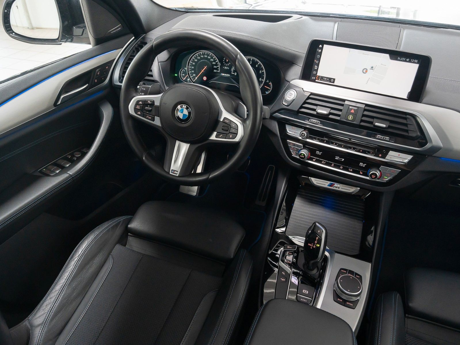Fahrzeugabbildung BMW X3 M40i HUD ACC H/K Panorama Alarm DisplKey