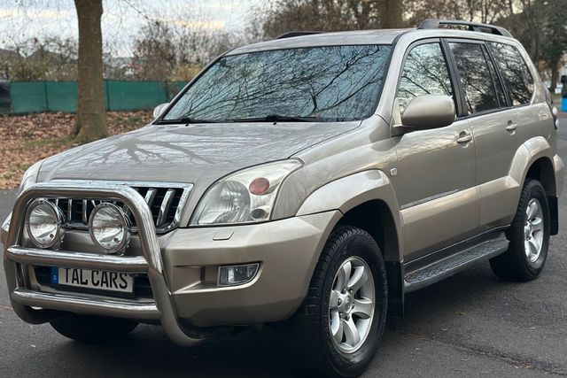 Toyota LAND CRUISER*PRADO* 4.0*EXECUTIVE*8SITZER*NAVI*