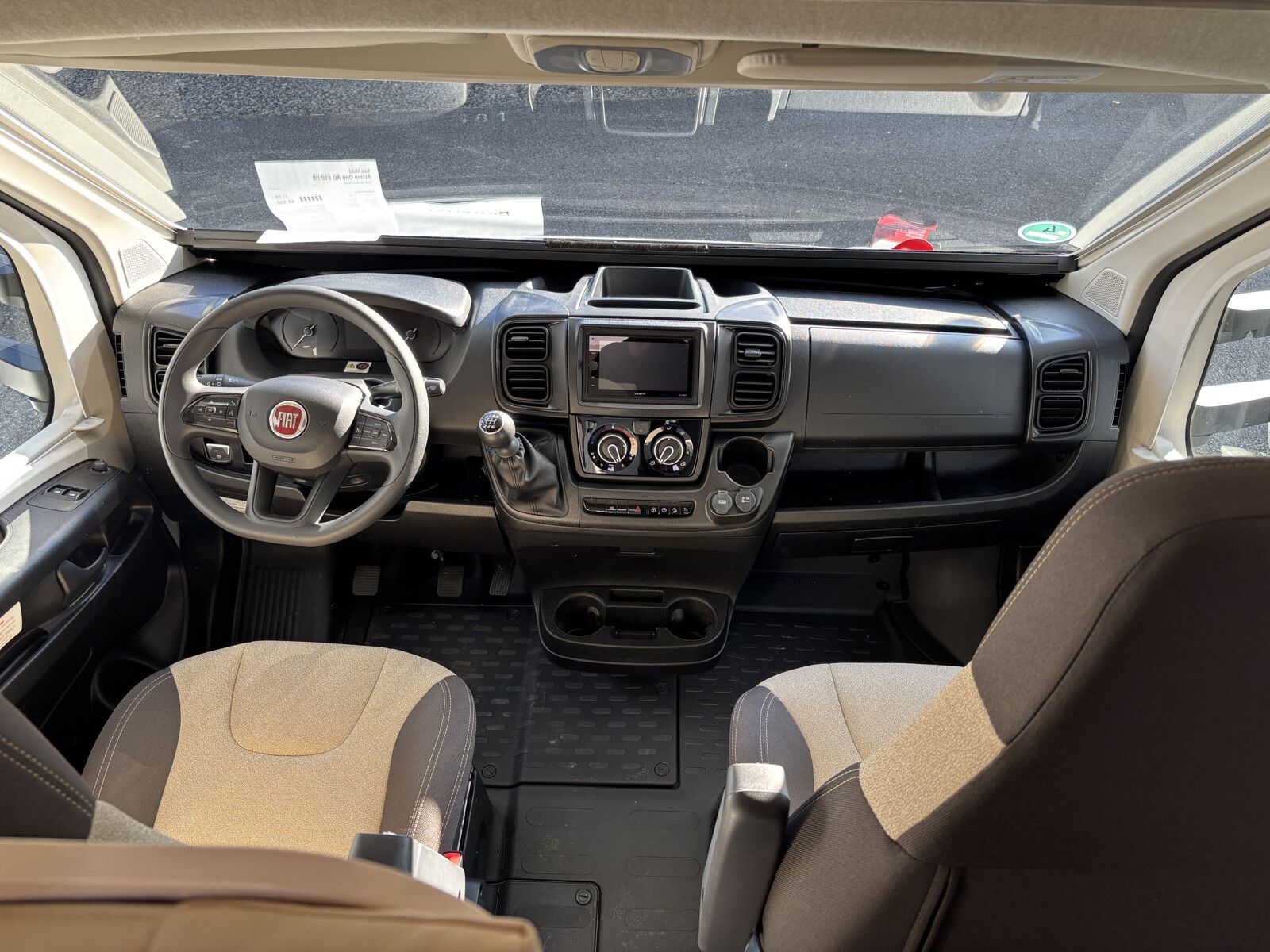 Fahrzeugabbildung Eura Mobil Activa One AO 690 HB Travel-Paket/Mark./Lithium.