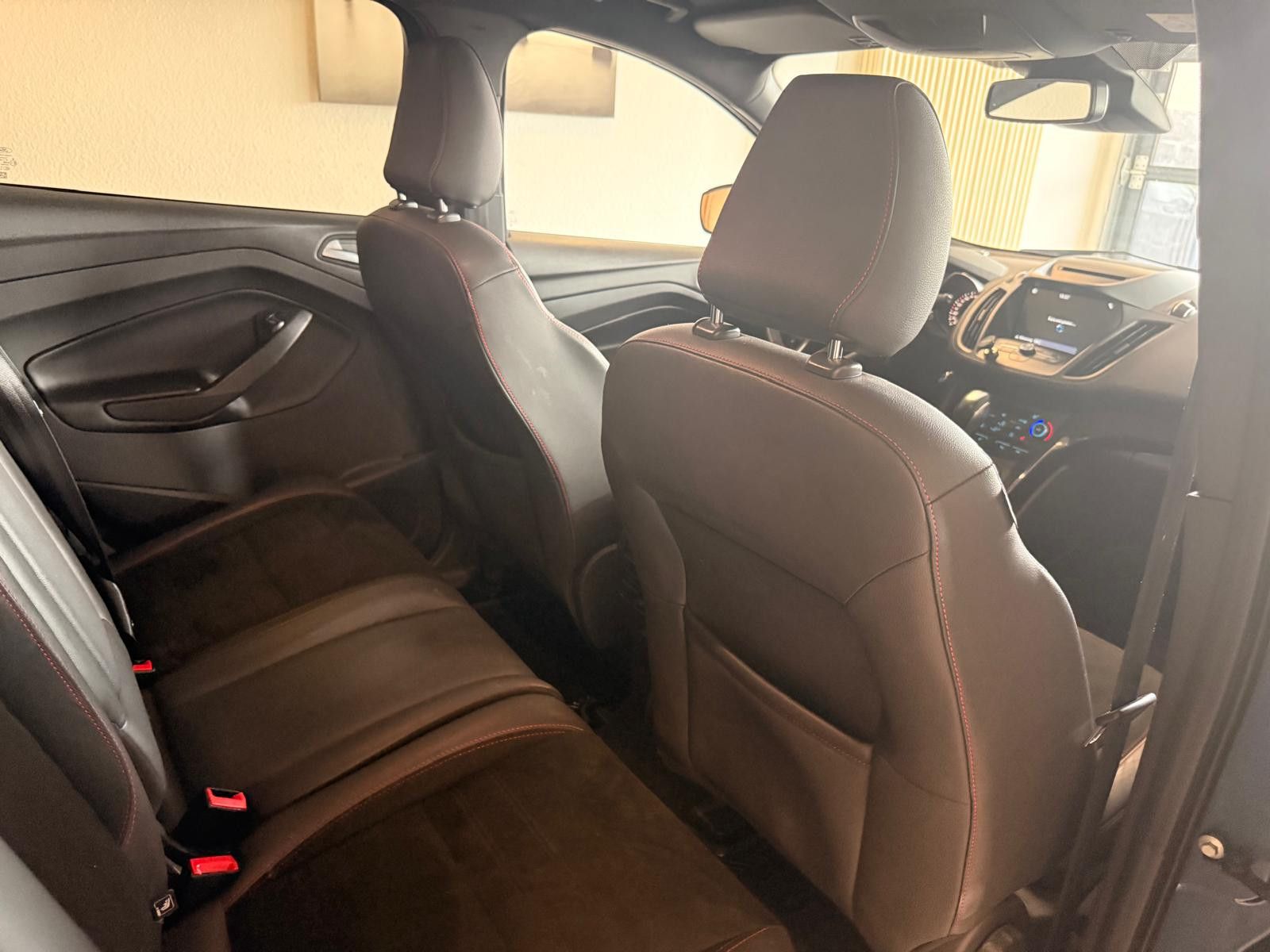 Fahrzeugabbildung Ford Kuga ST-Line / NAVI/ KLIMA/AHK/ALLRAD