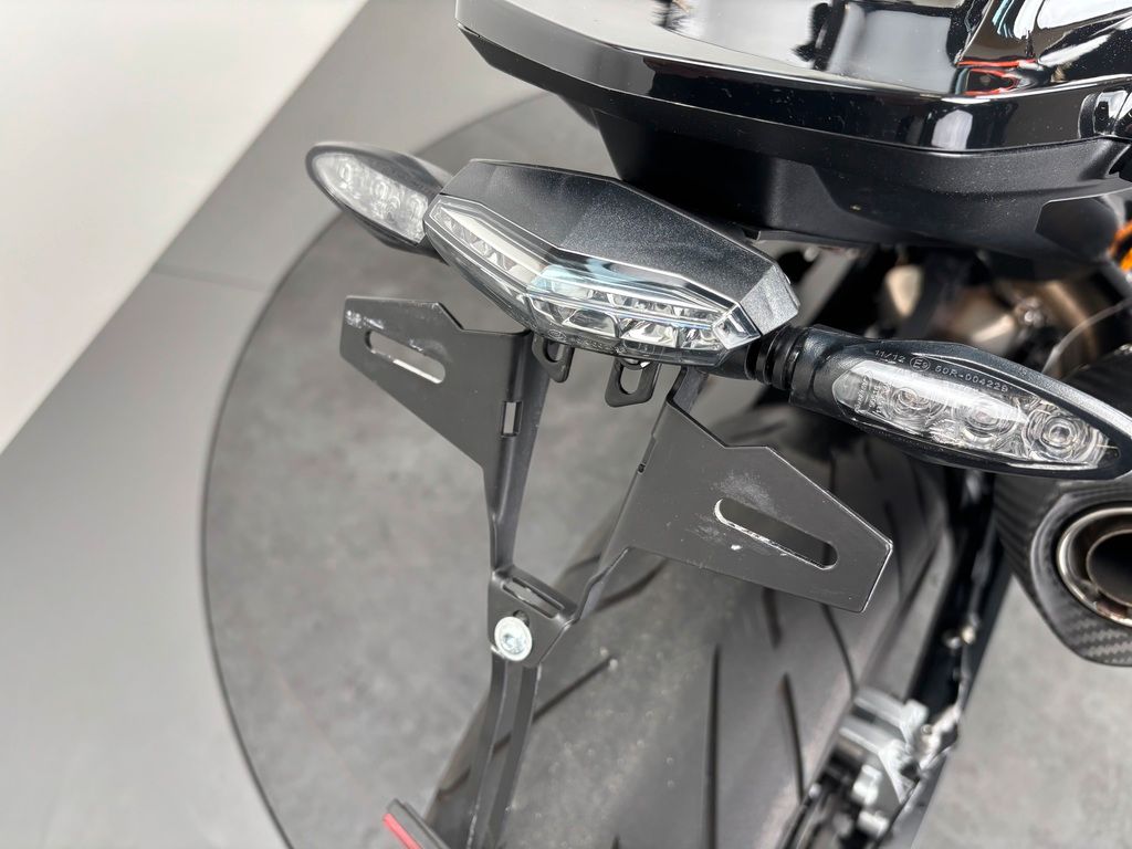 Fahrzeugabbildung KTM 890 DUKE *TOP-ZUSTAND *1. HAND *ARROW