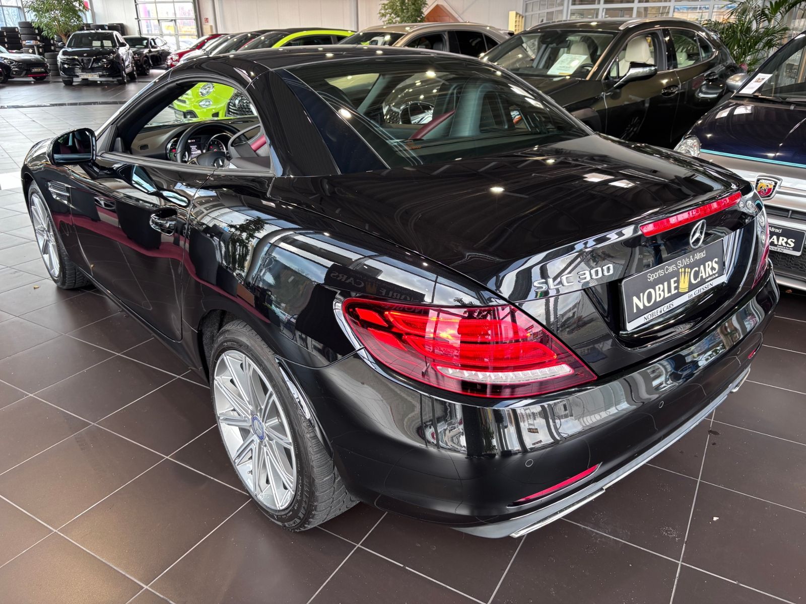 Fahrzeugabbildung Mercedes-Benz SLC 300 9G-Tronic LED NAVI ALU