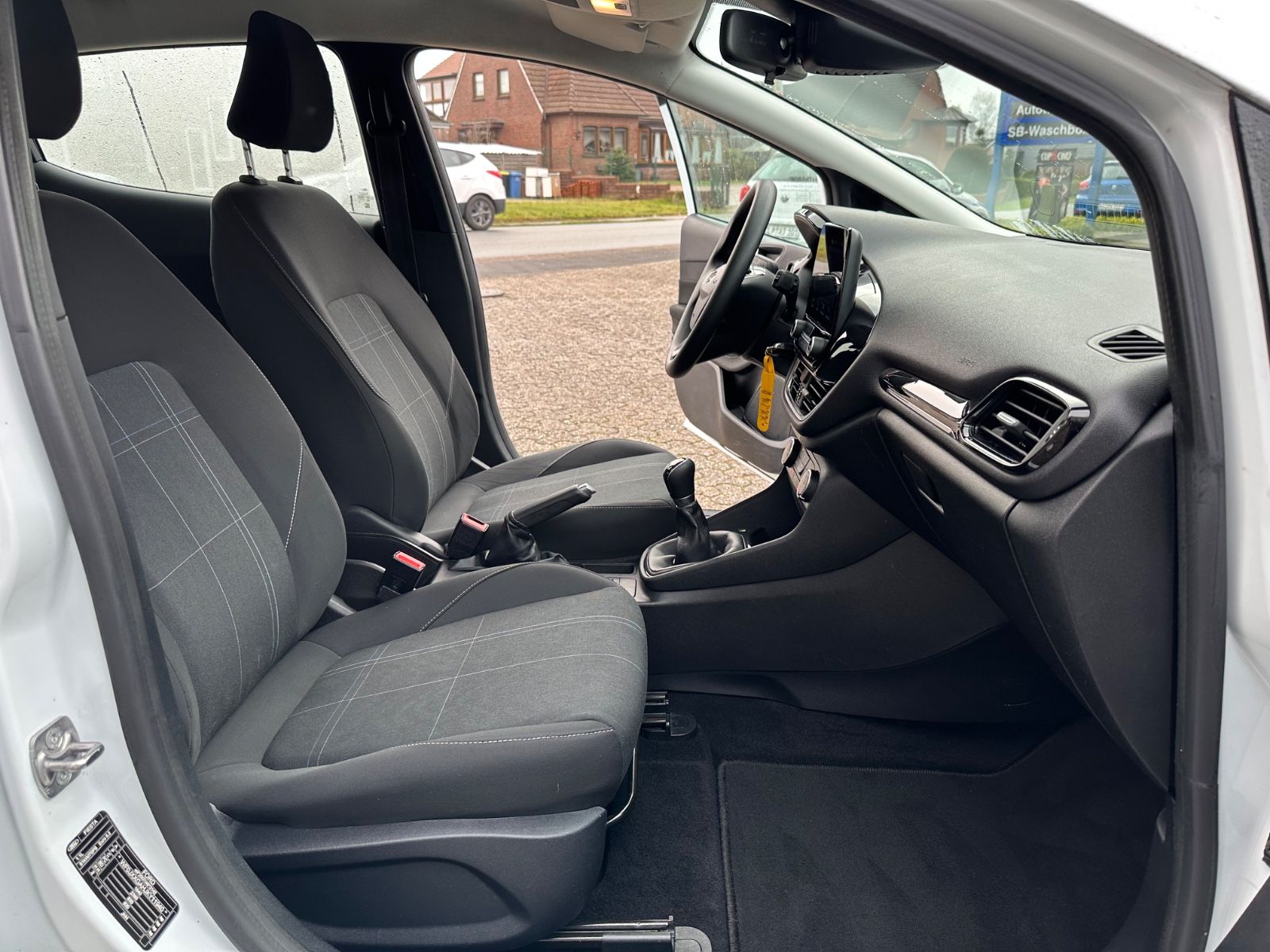 Fahrzeugabbildung Ford Fiesta 1.1 Cool & Connect Sitzheizung/AppConnect