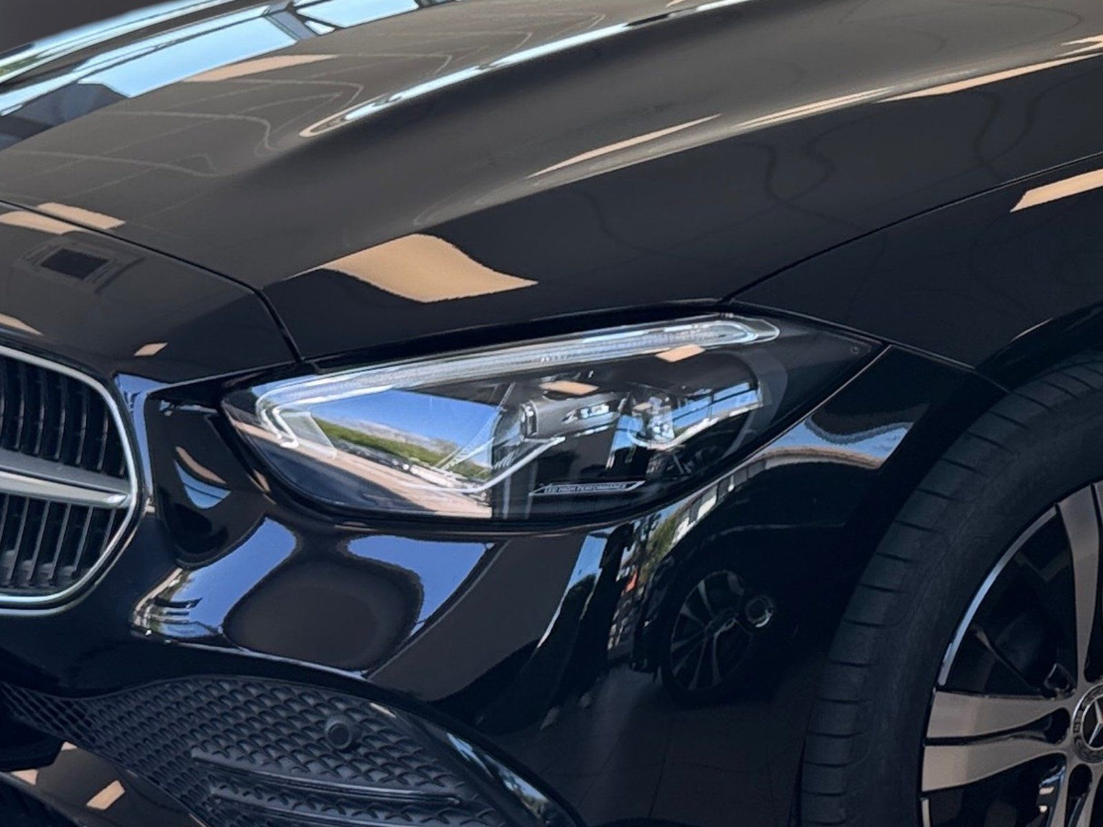 Fahrzeugabbildung Mercedes-Benz C 200 T Avantgarde*AHK*Standheizung*LED*Kamera*