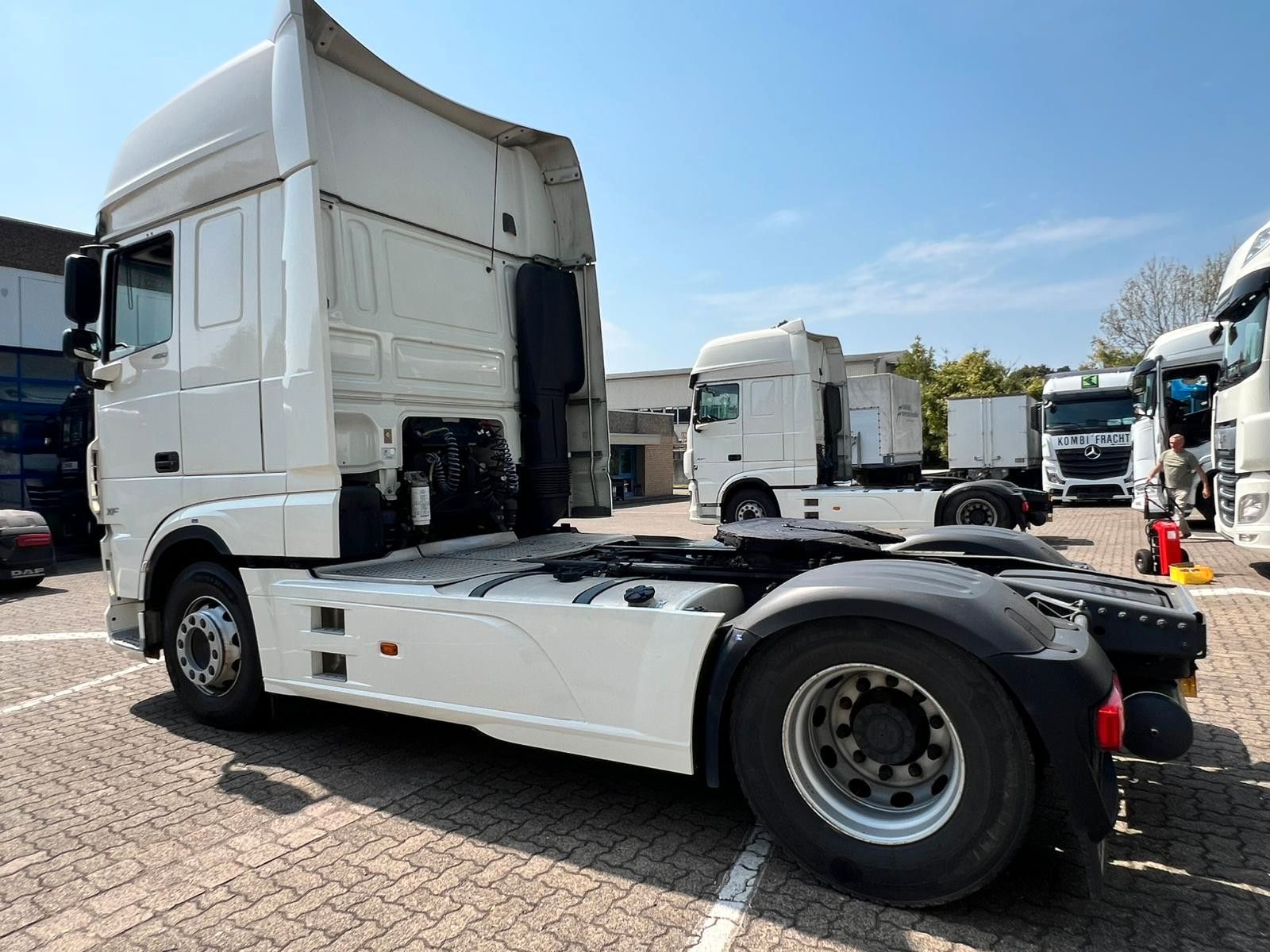 Fahrzeugabbildung DAF 2 Stück XF 480 FT SSC, Intarder