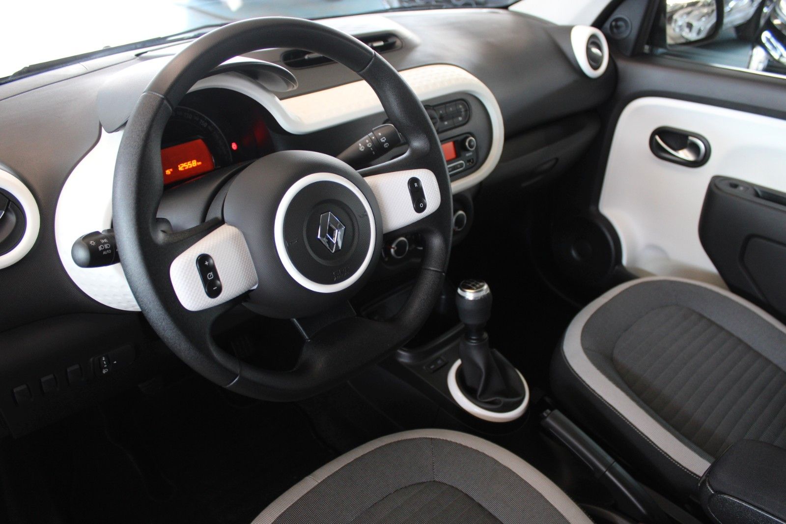 Fahrzeugabbildung Renault Twingo SCe 65 Limited 5-trg KLIMA Bluetooth