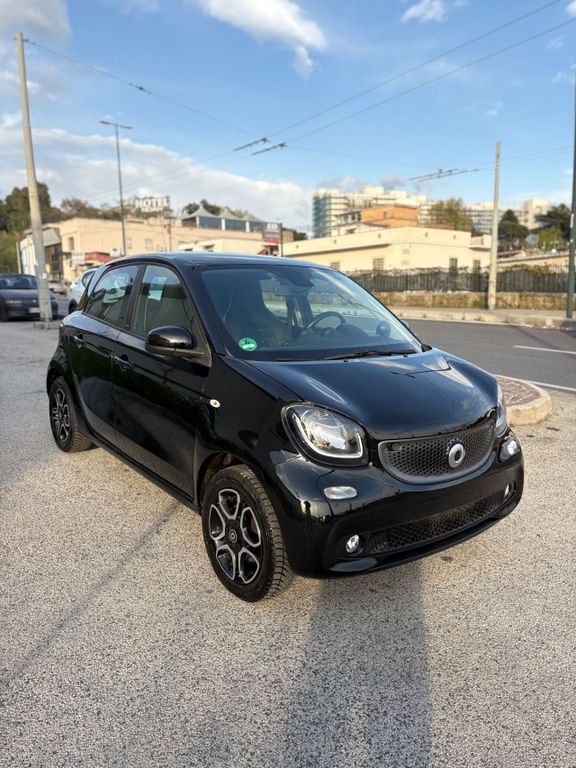 Image of Smart ForFour