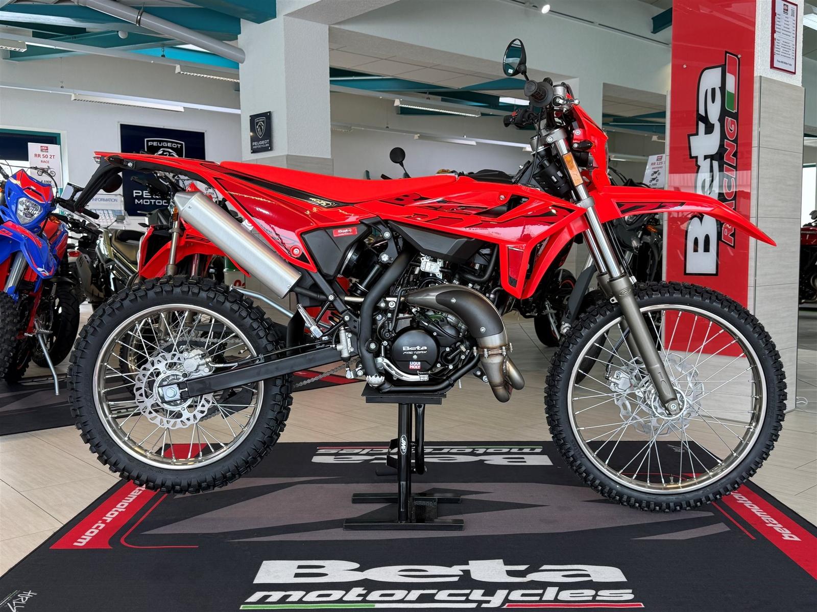 Beta RR 50 Enduro 2026 mit Soziusfussrasten, 1 x