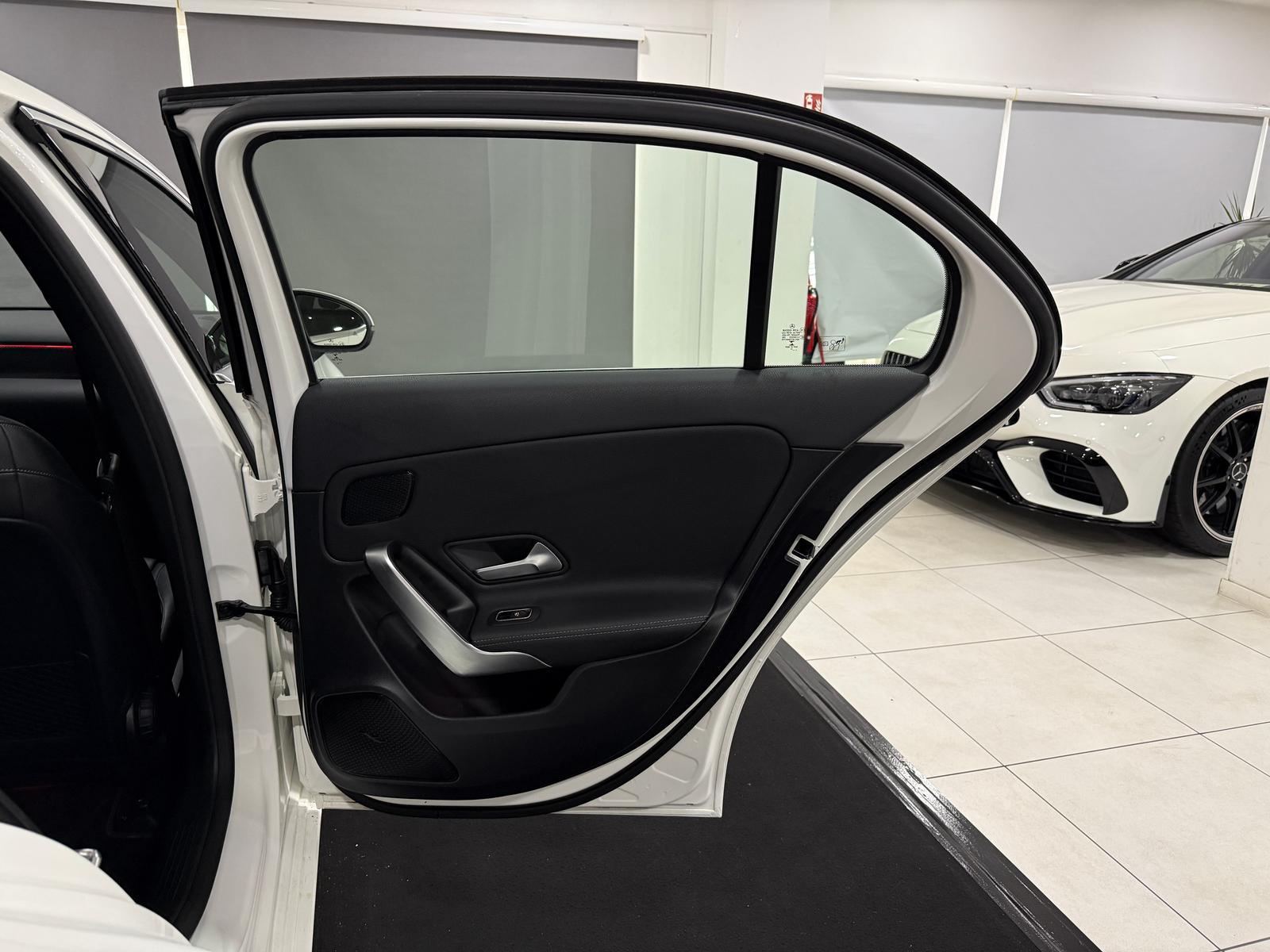 Mercedes-Benz A 180 7G Edition 19*WIDE*AMBIENTE*LED*LEDER*KAM*