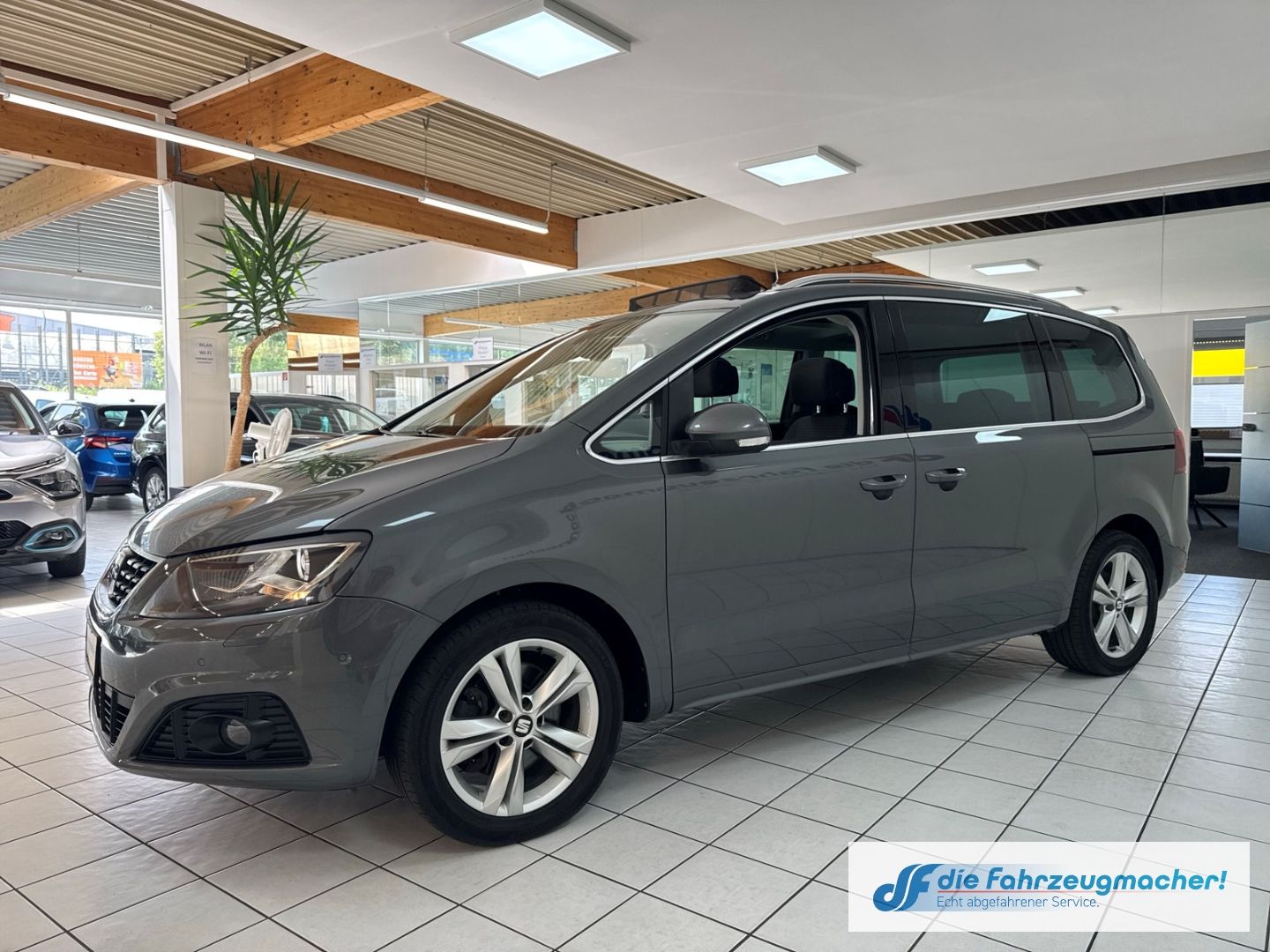 Fahrzeugabbildung SEAT Alhambra Xcellence 7-Sitzer AD AHK-klappbar Memo