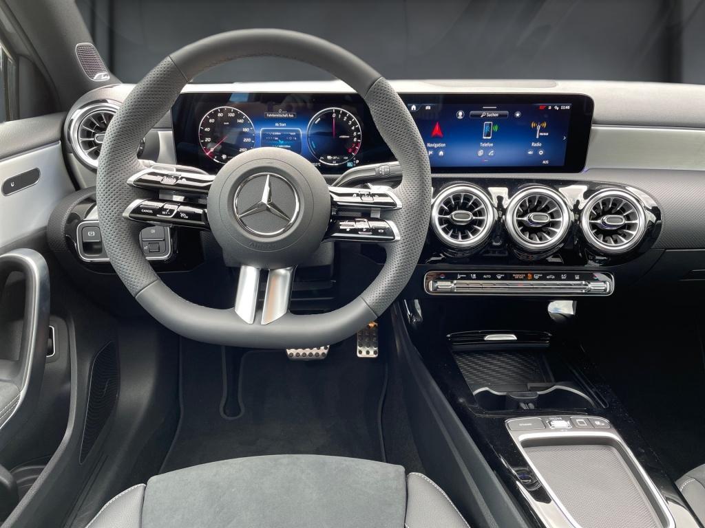 Mercedes-Benz A 250 e +AMG+Night+MBUX+PANO+KAMERA+AHK+HuD+SHZ