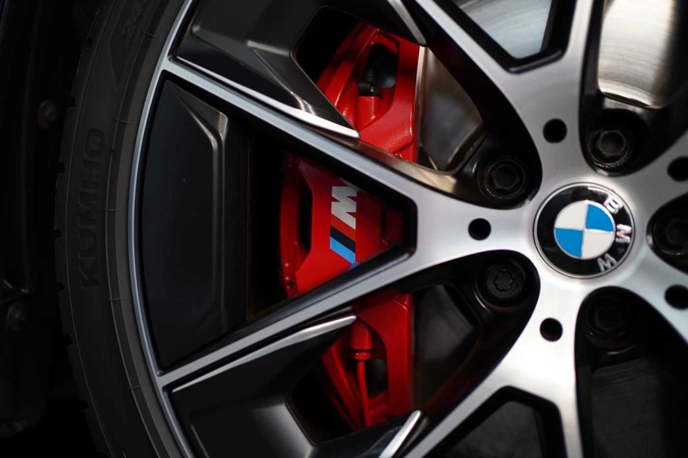 Fahrzeugabbildung BMW 540d xDri M-Sport Laserlicht+Glasdach+Standheiz+