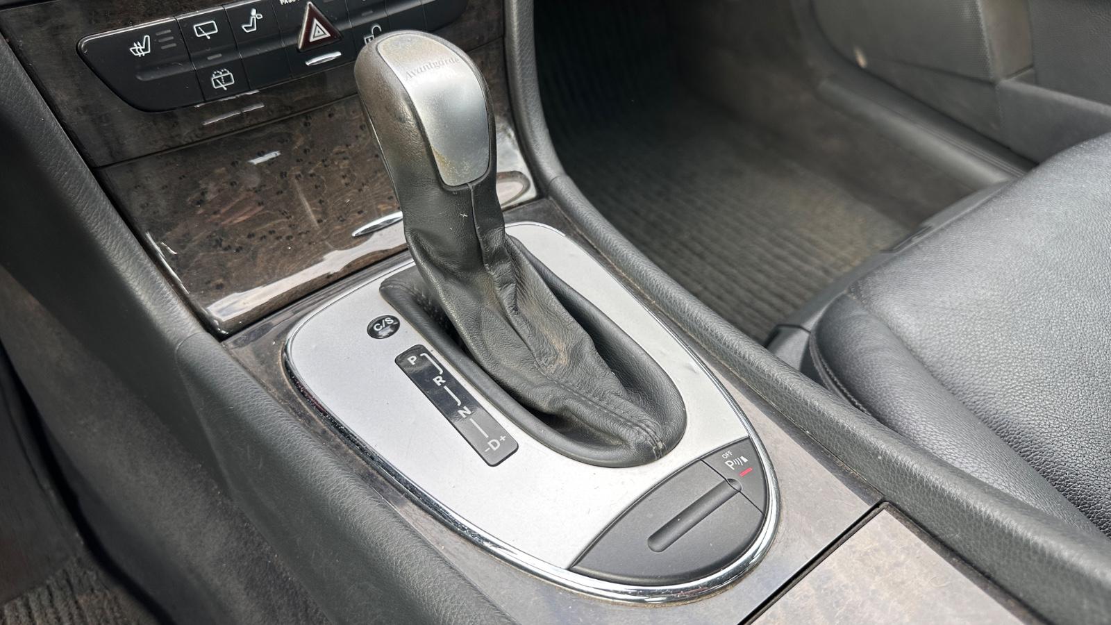 Mercedes-Benz E240 2005 — photo 25