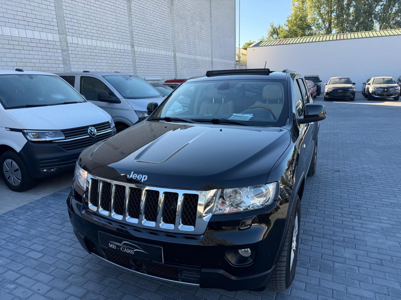 Jeep Grand Cherokee 3.0 CRD Overland | 241 ch | BVA | Toit panoramique | Régulateur adaptatif | Hayon électrique | Attelage 3,5 t