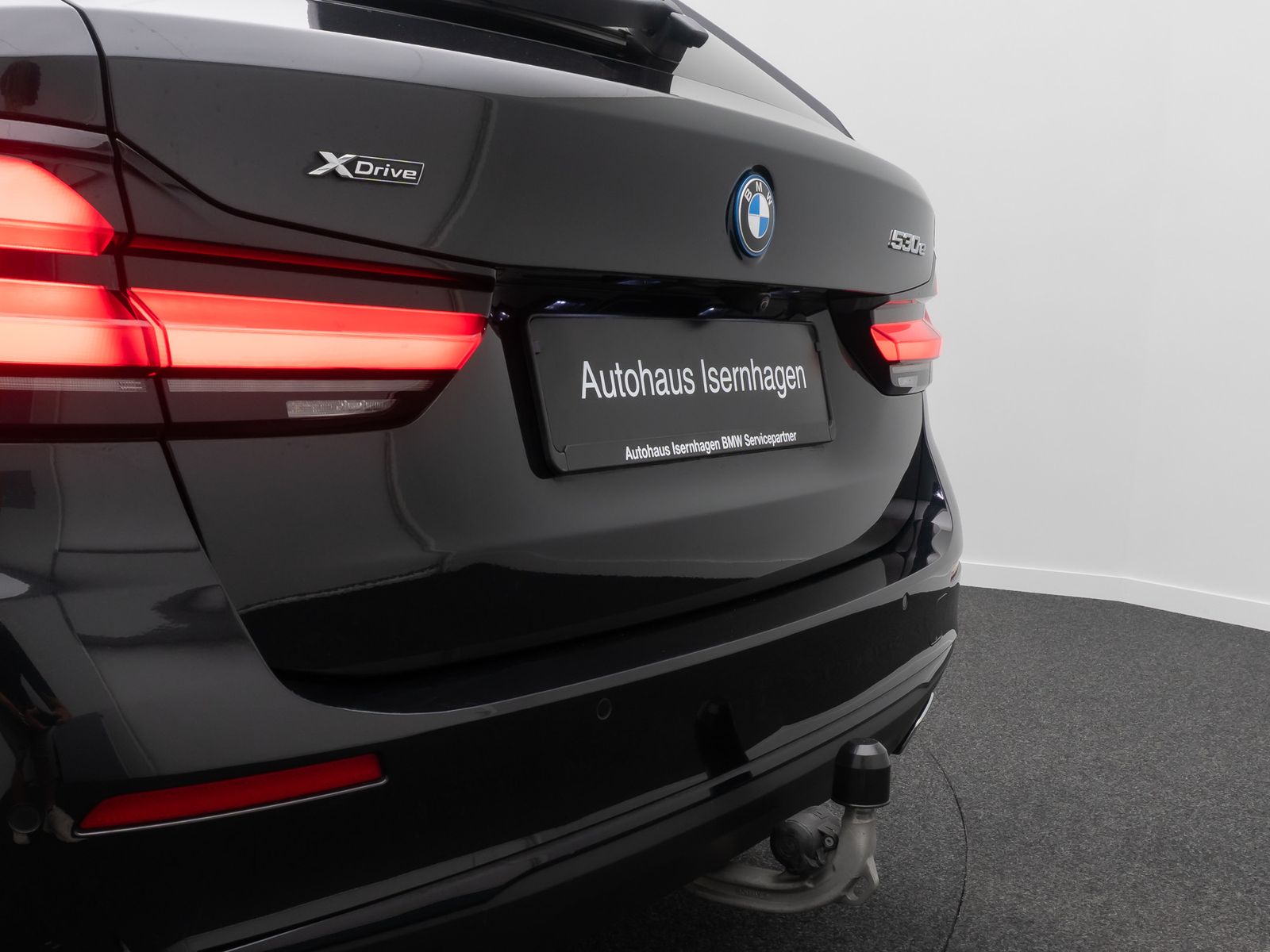 Fahrzeugabbildung BMW 530e xD Panorama 360&deg;DAB HiFi 4xKlima AHK Alarm