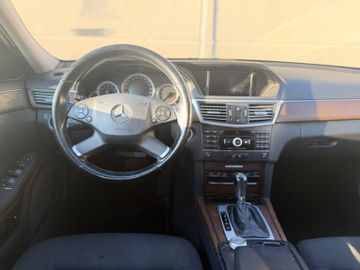 Mercedes E 250 - 11