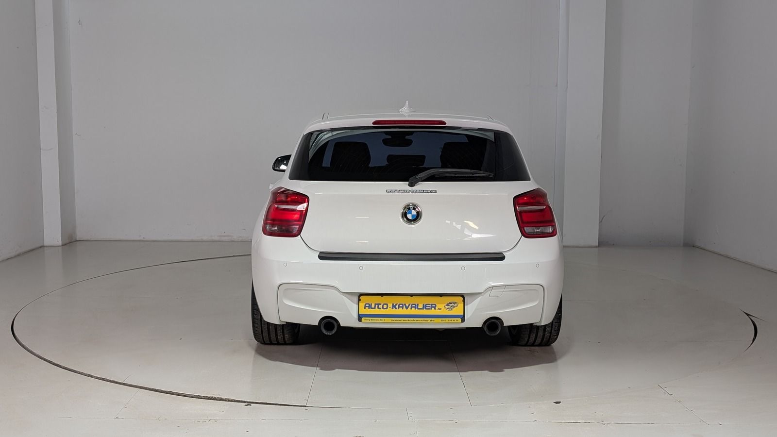 Fahrzeugabbildung BMW M135 i xDrive * Leder * Sitzhzg. * HU/AU neu