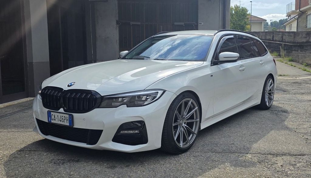 Image of BMW 320