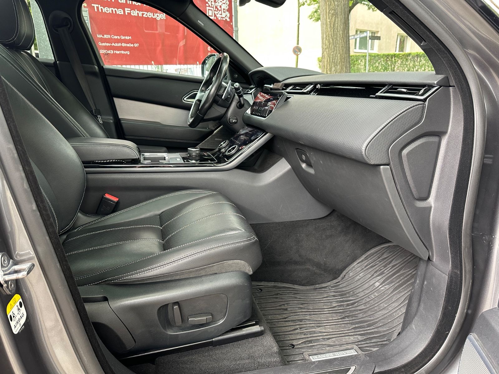 Fahrzeugabbildung Land Rover Range Rover Velar R-Dynamic*PANO*MEMEORY*HEADUP