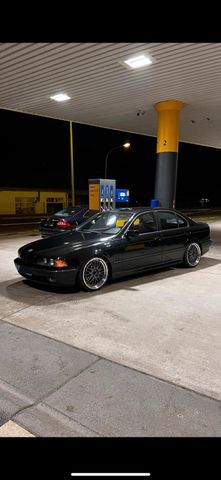 BMW E39 520i