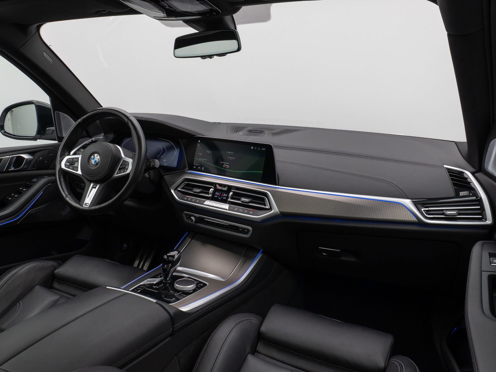 Fahrzeugabbildung BMW X5 xD30d M Sport Panorama Laser 360°HUD DAB B&W