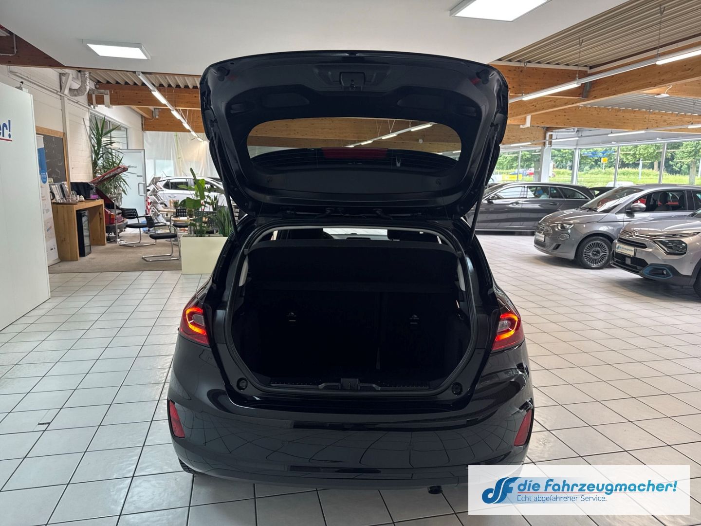 Fahrzeugabbildung Ford Fiesta Titanium X Navi LED Blendfreies Fernl. Ku