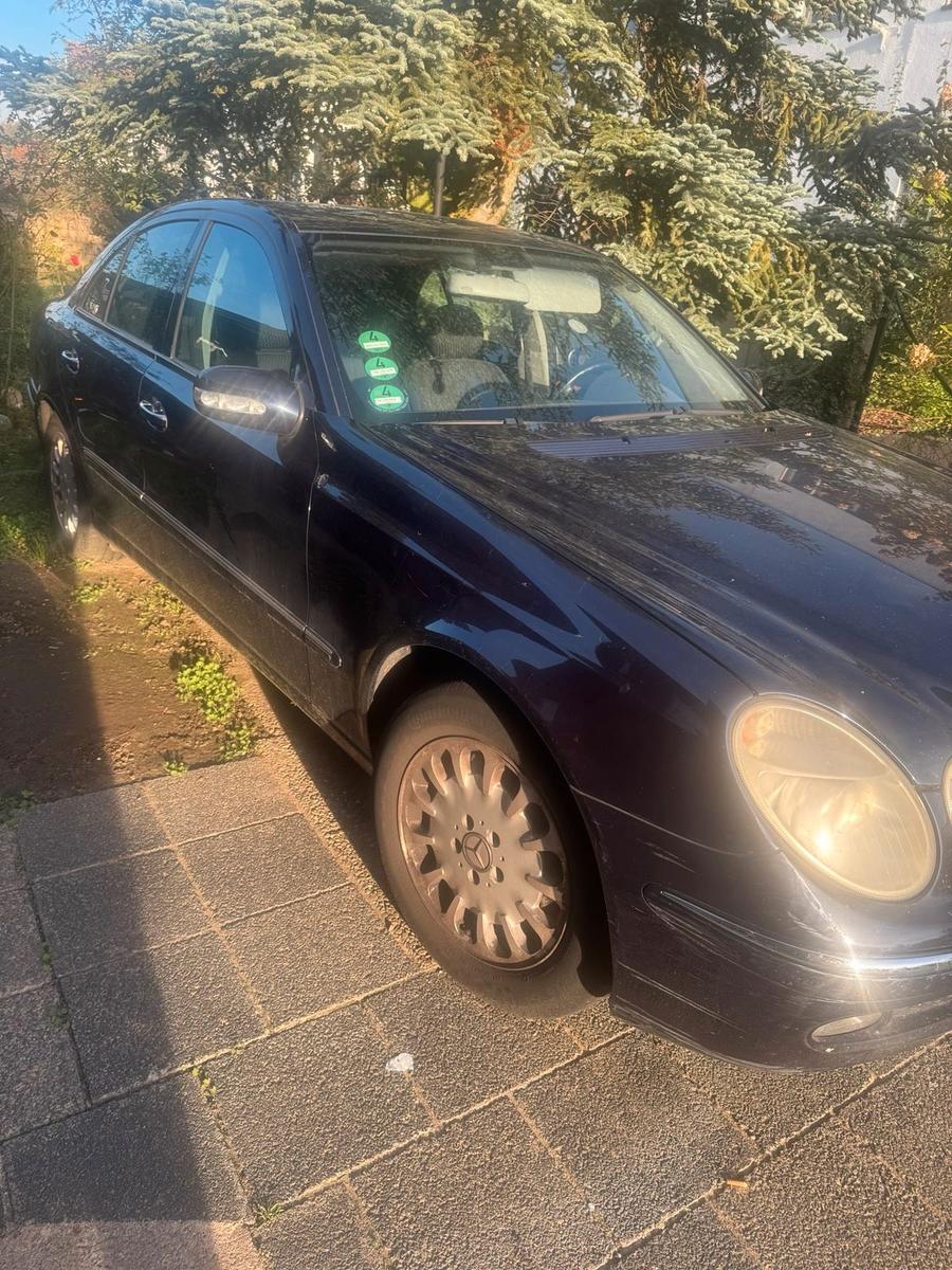 Mercedes-Benz E 220