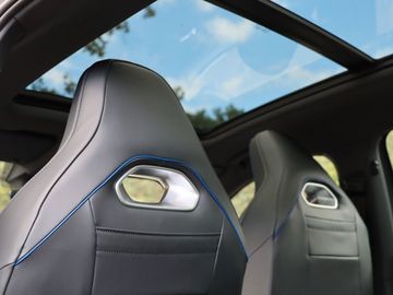 Fahrzeugverkauf 24 Volkswagen Tiguan 2.0 TDI 142 kW 4M R-Line Panodach 20 Zoll