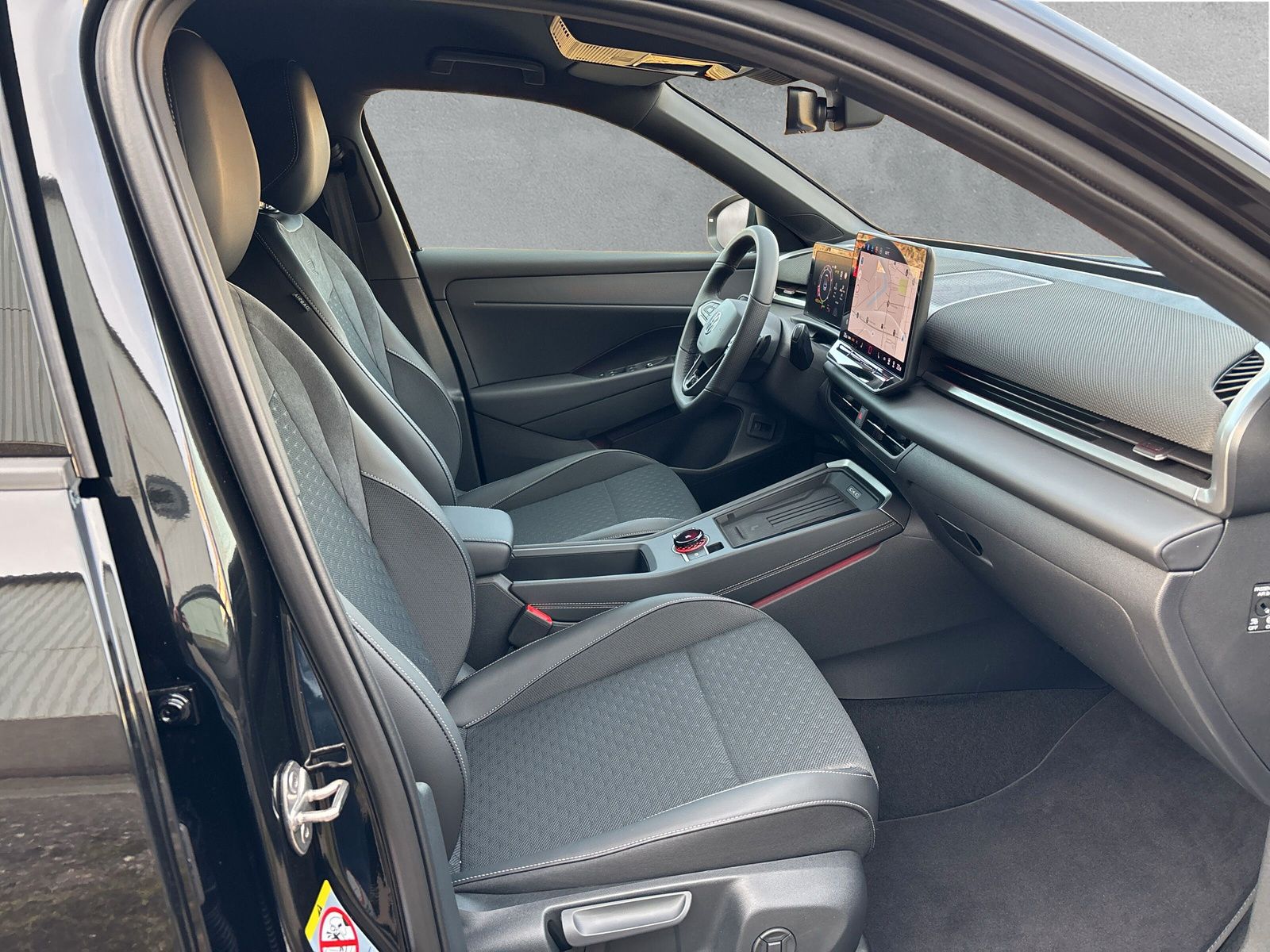 Fahrzeugabbildung Volkswagen T-Roc R-Line TSI 110 kW 7-Gang DSG
