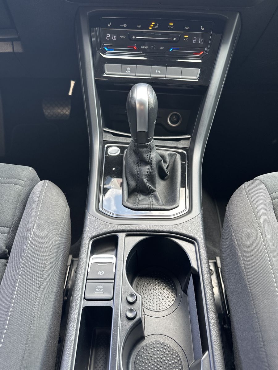 Fahrzeugabbildung Volkswagen Touran 2.0 TDI DSG Highline NAV+LED+ACC+KAM