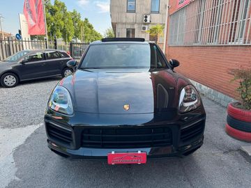 Porsche Cayenne - 2