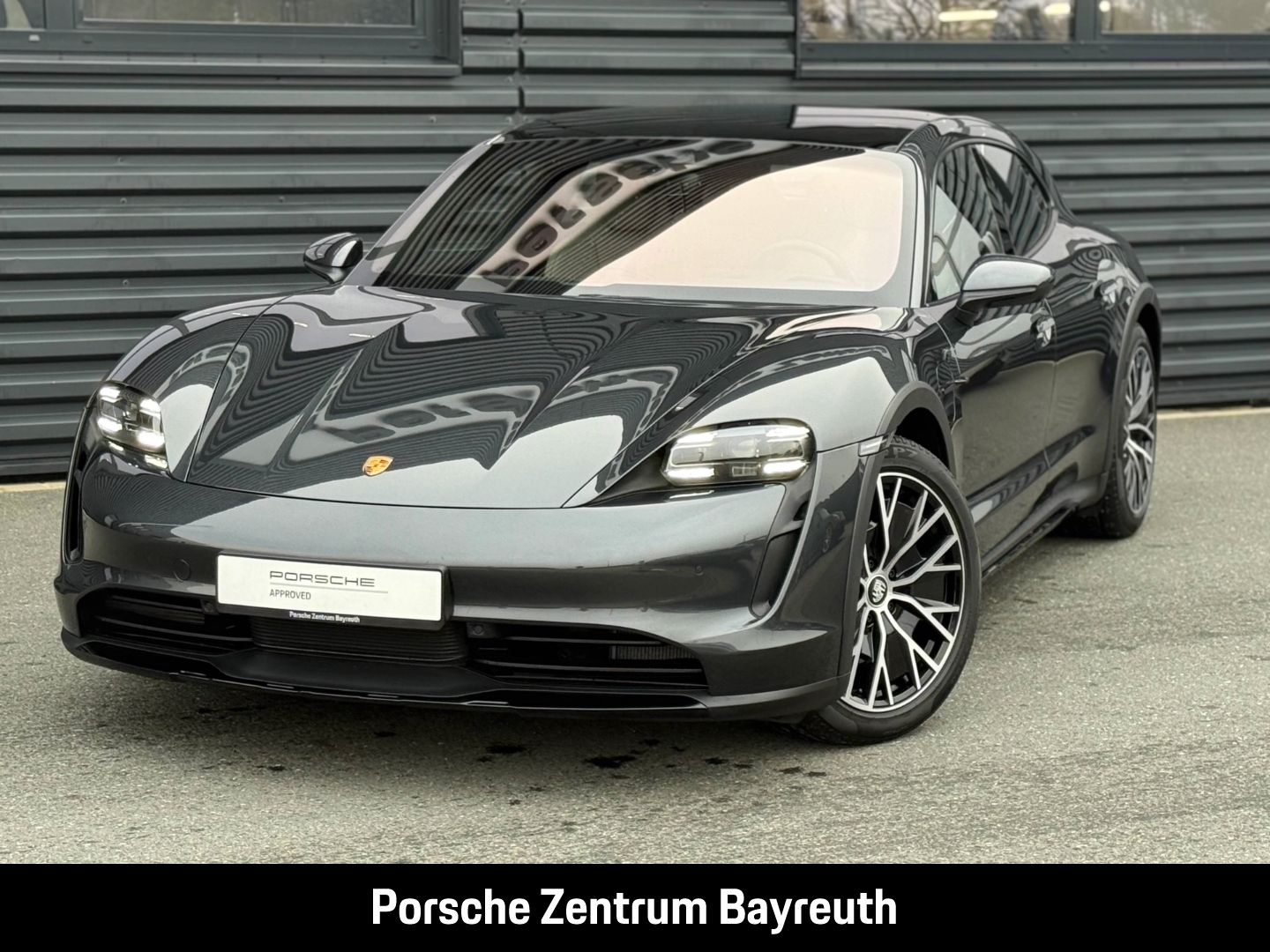 PORSCHE Taycan 4 Cross Turismo *Ausstattungspaket 75 J.*