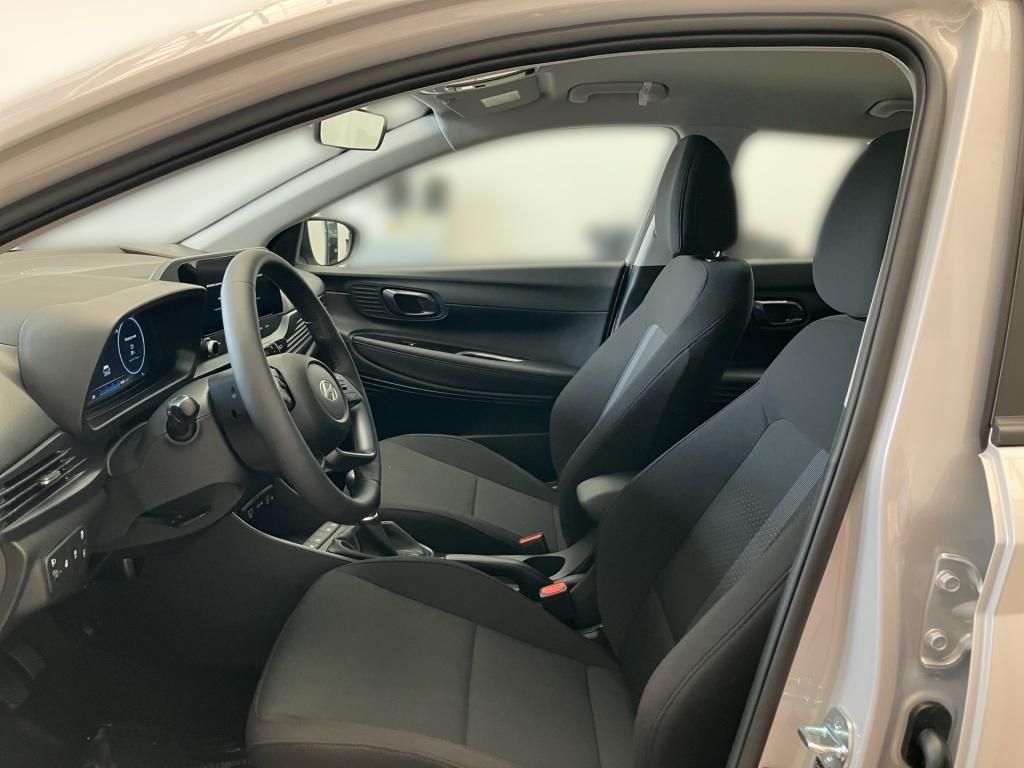 Fahrzeugabbildung Hyundai i20 FL (MY25) 1.0 T-GDI (100 PS) 6-MT 2WD Navi