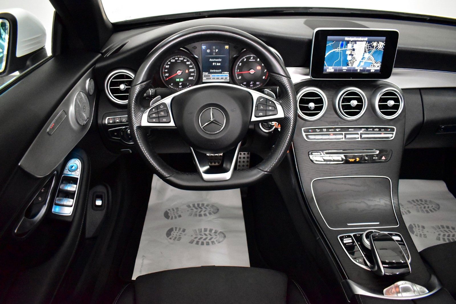 Fahrzeugabbildung Mercedes-Benz C 300 Cabrio AMG TLeder,Navi,LED,Burmester,SR+WR