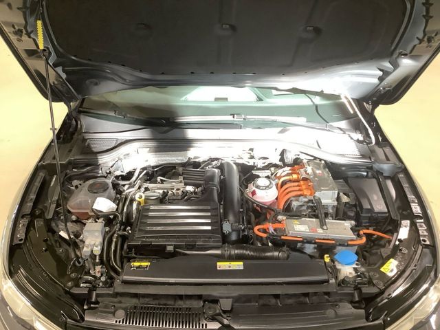 Golf GTE 1,4 l eHybrid 110 kW / 70 kW DSG  ACC,