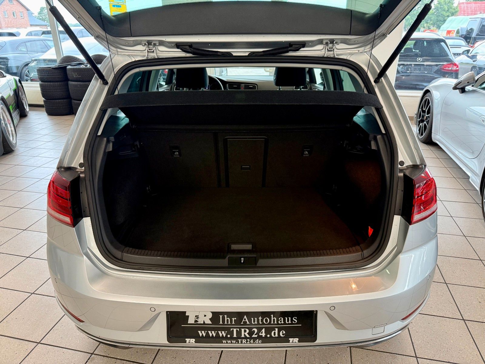 Fahrzeugabbildung Volkswagen Golf VII 1.0 Join Navi / LM-Felgen