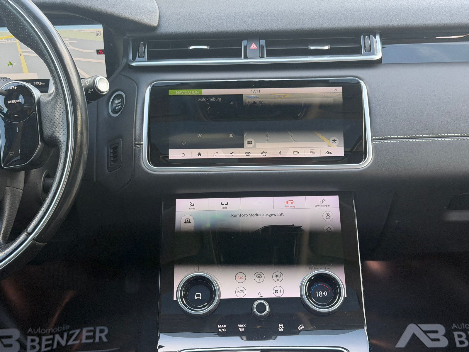 Fahrzeugabbildung Land Rover Range Rover Velar SE/PANO/KAMERA/MERIDIAN/MASSAG