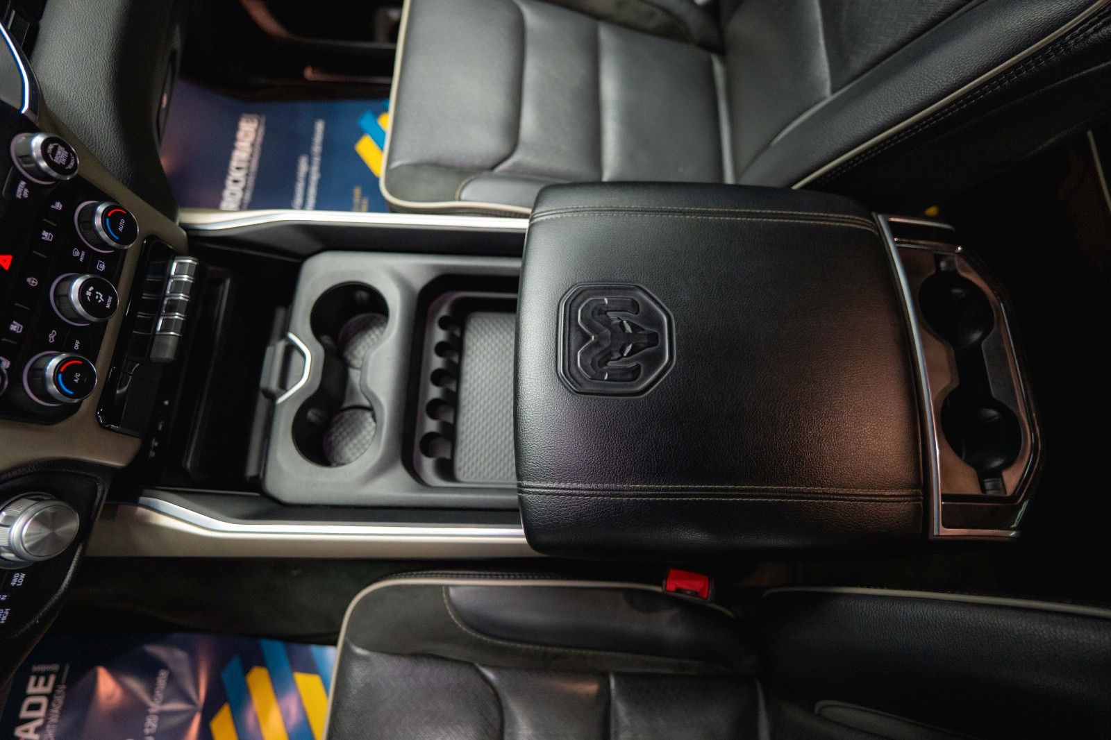 Fahrzeugabbildung Dodge RAM 5.7 V8 HEMI 4x4 Night LARAMIE RAMBOX 19%