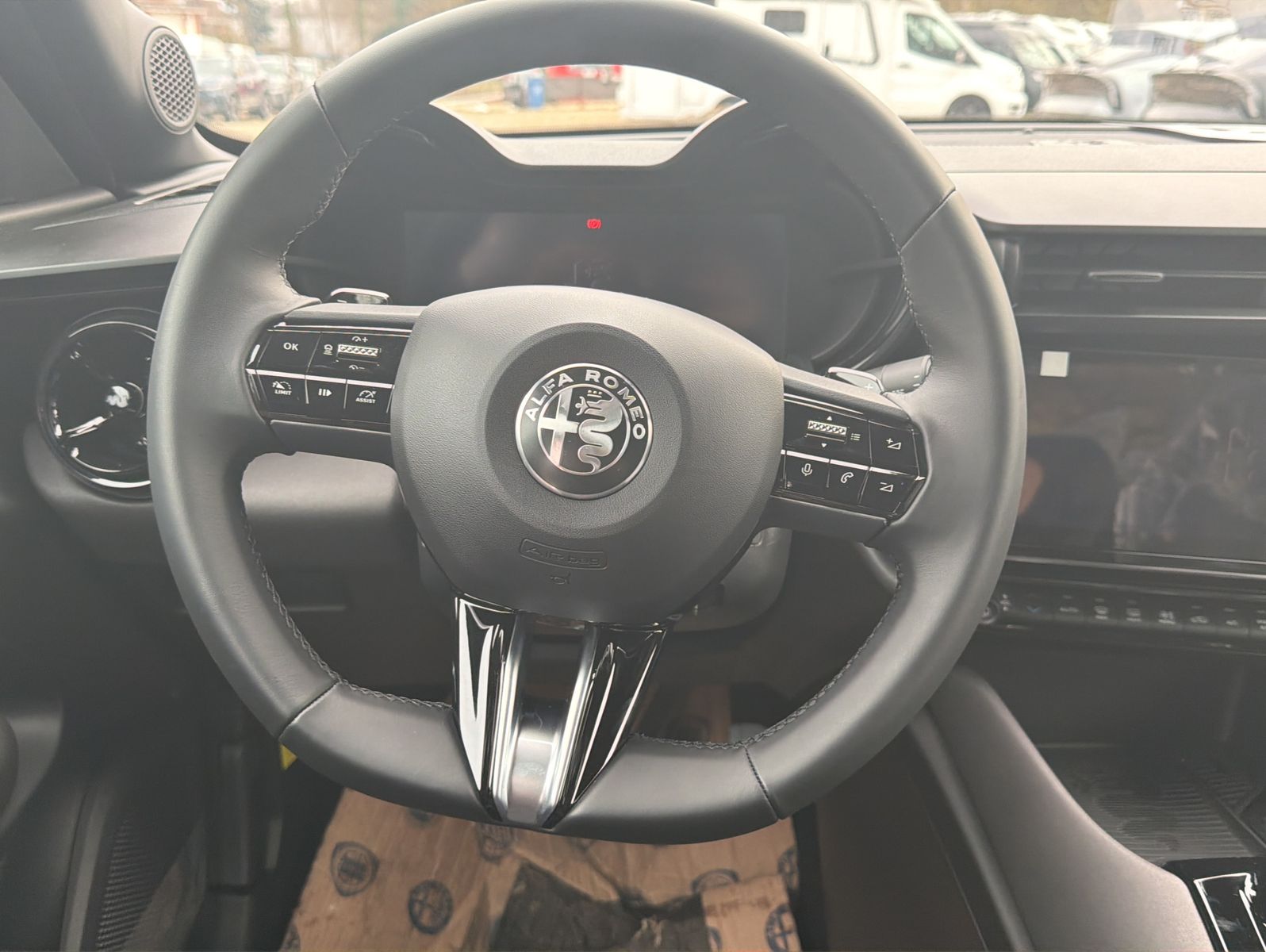 Fahrzeugabbildung Alfa Romeo Junior Ibrida 1.2 VGT 48V-Hybrid 107 kW Q4